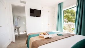 3 bedrooms, bed sheets