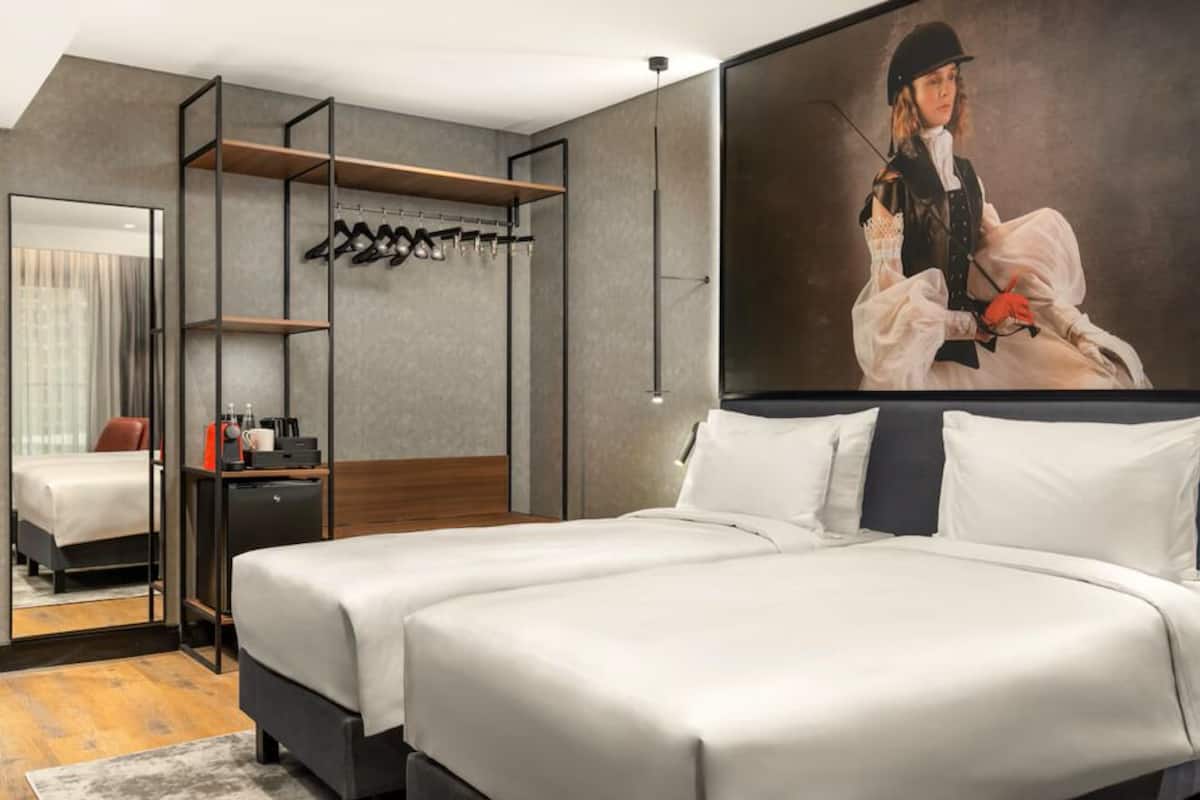 Habitación estándar | Ropa de cama de alta calidad, edredones de plumas, cunas gratuitas