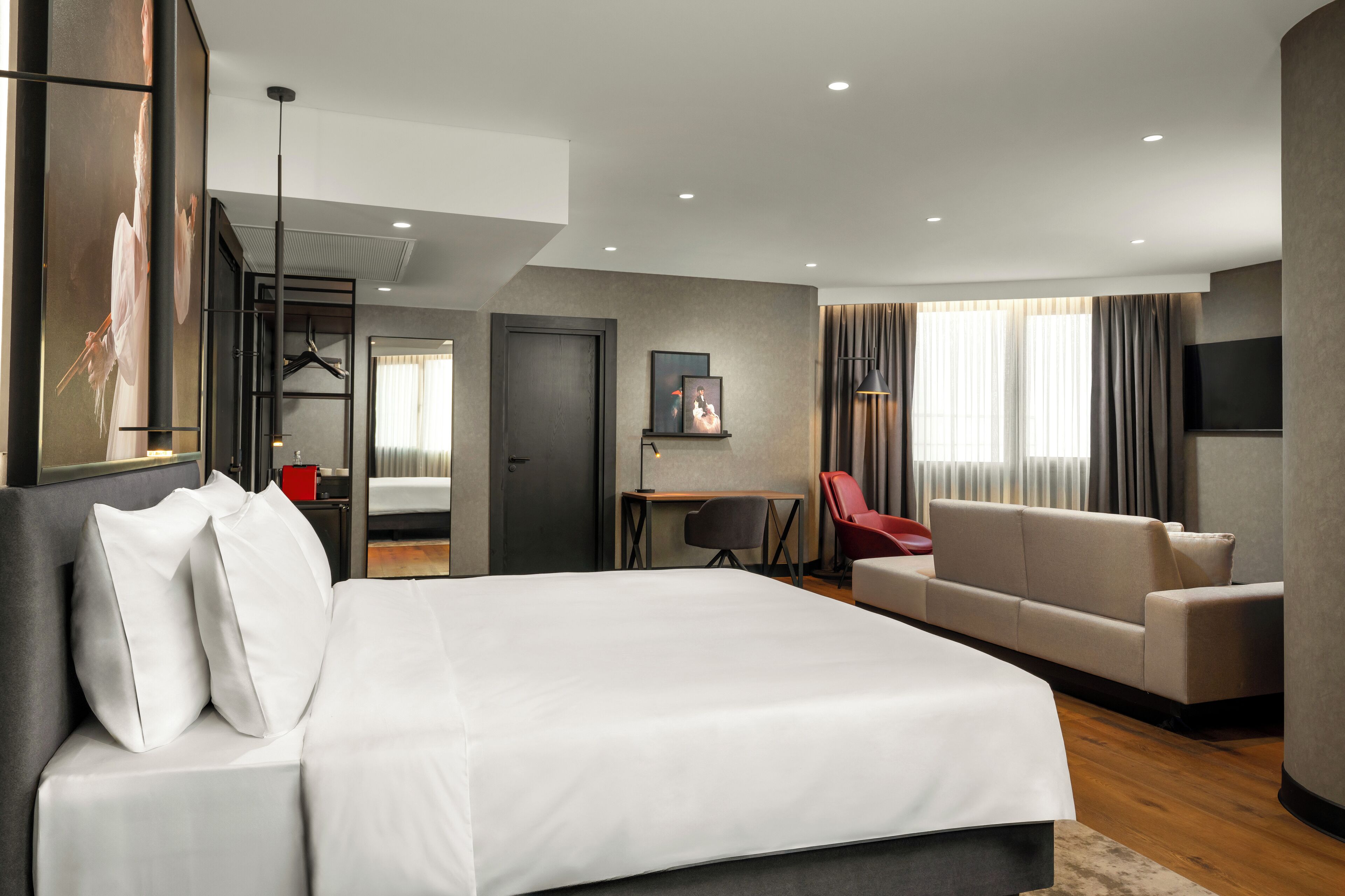 Premium bedding, down duvets, free cots/infant beds, bed sheets