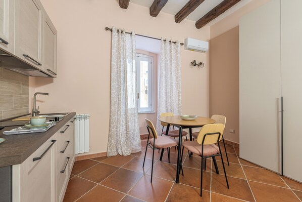 Iron/ironing board, free WiFi