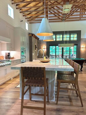 Mikrowelle, Ofen, Herdplatte, Geschirrspüler