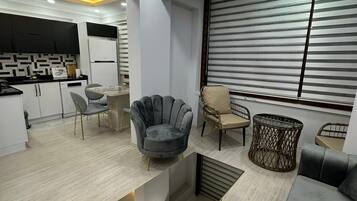 Family Double or Twin Room | Living area