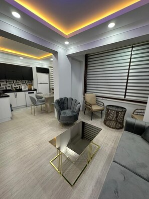 Family Double or Twin Room | Living area