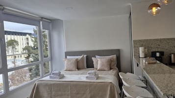 Family Studio (Canto de aguila)