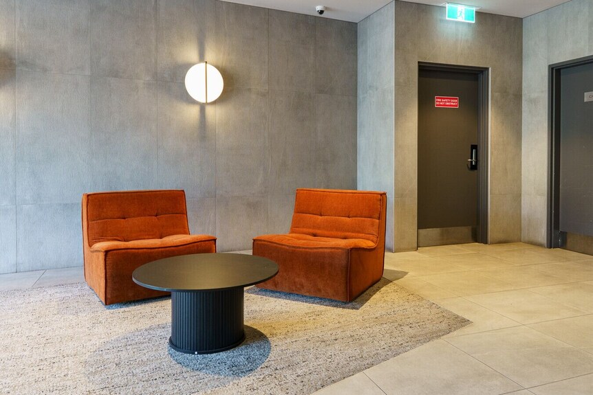 Modern 2br, Balcony With Views And Close To City - Canberra