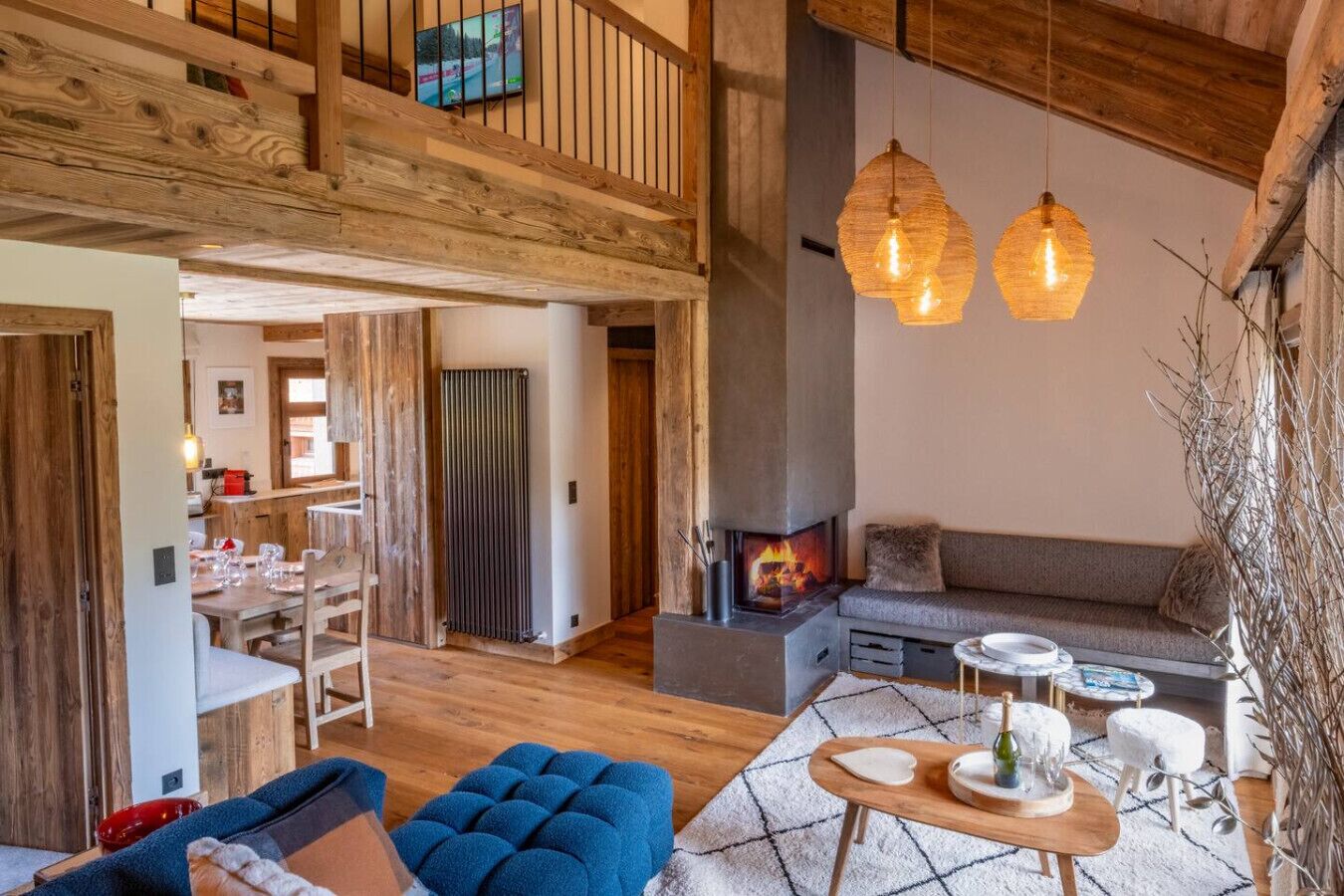 TV, fireplace
