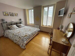 2 間睡房、熨斗/熨衫板、可攜式嬰兒床、免費 Wi-Fi