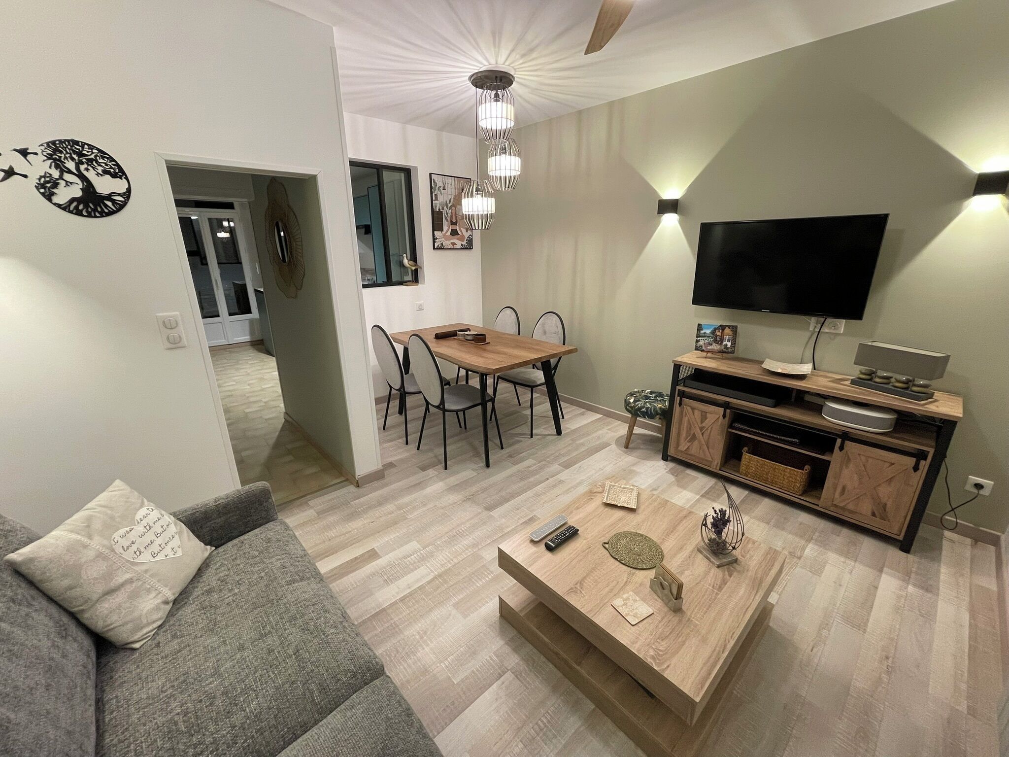 TV connectée, table de tennis de table