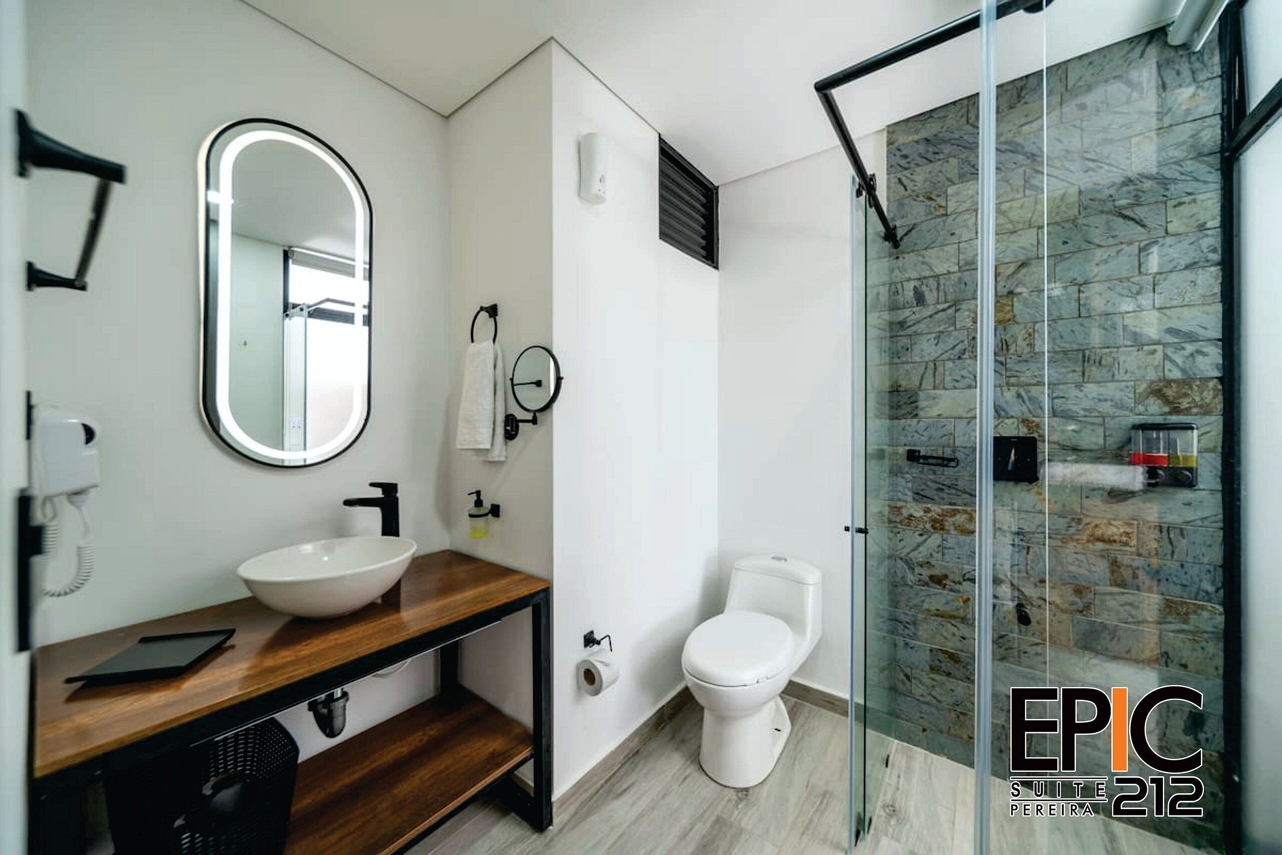 Business-Suite | Badezimmer | Hausschuhe