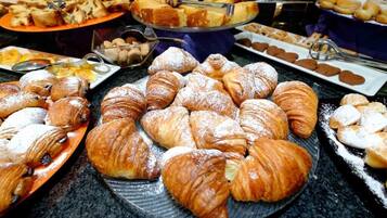 Colazione a buffet inclusa, servita tutte le mattine
