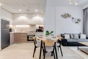 Deluxe Apartment, 2 Bedrooms, Kitchen, City View | Private kitchen