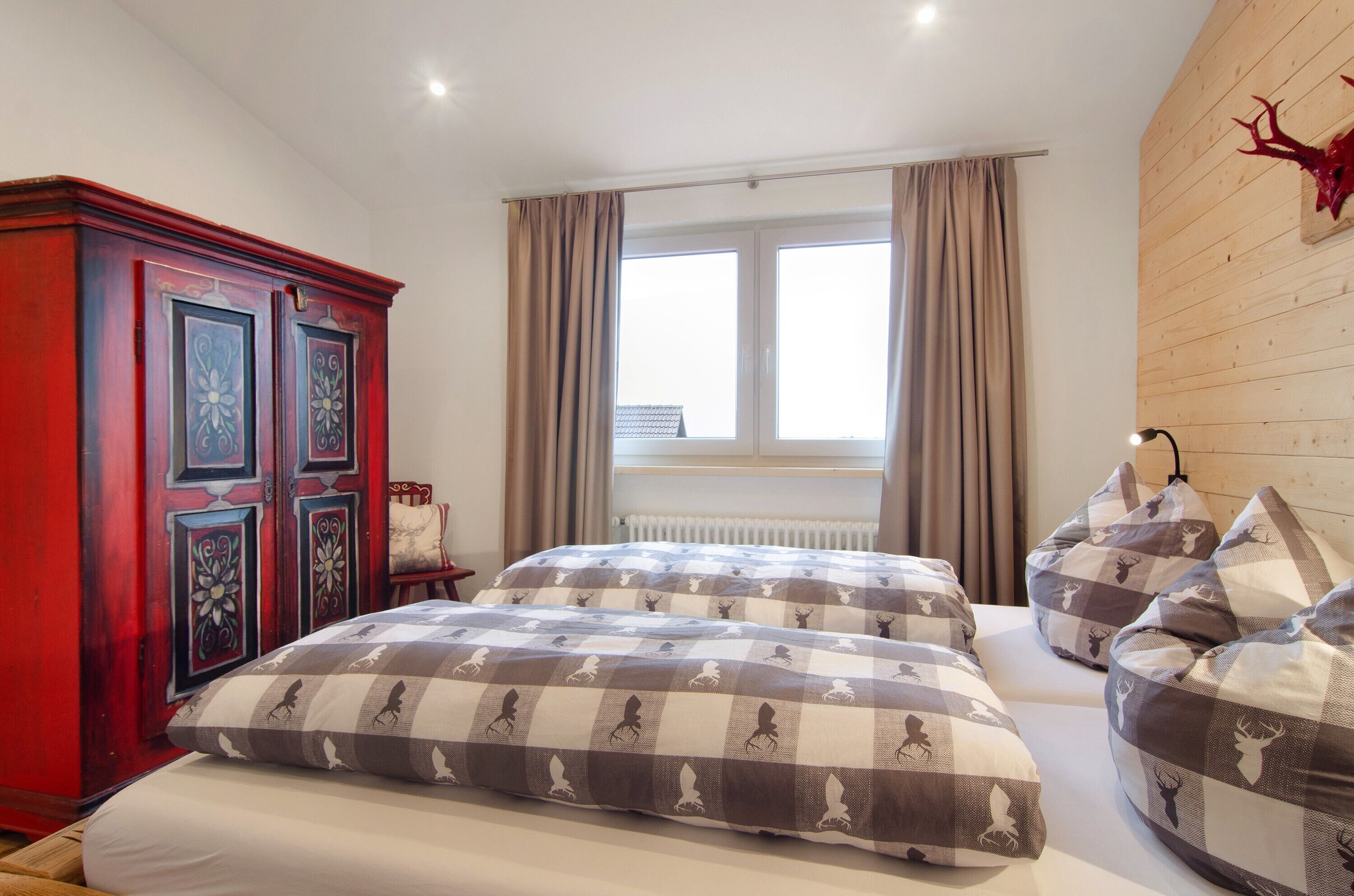 2 間睡房、熨斗/熨衫板、Wi-Fi、床單