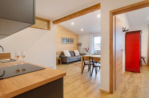 Interior - Apartment Weitblick with Shared Garden, Balcony and Wi-Fi (Donaueschingen)