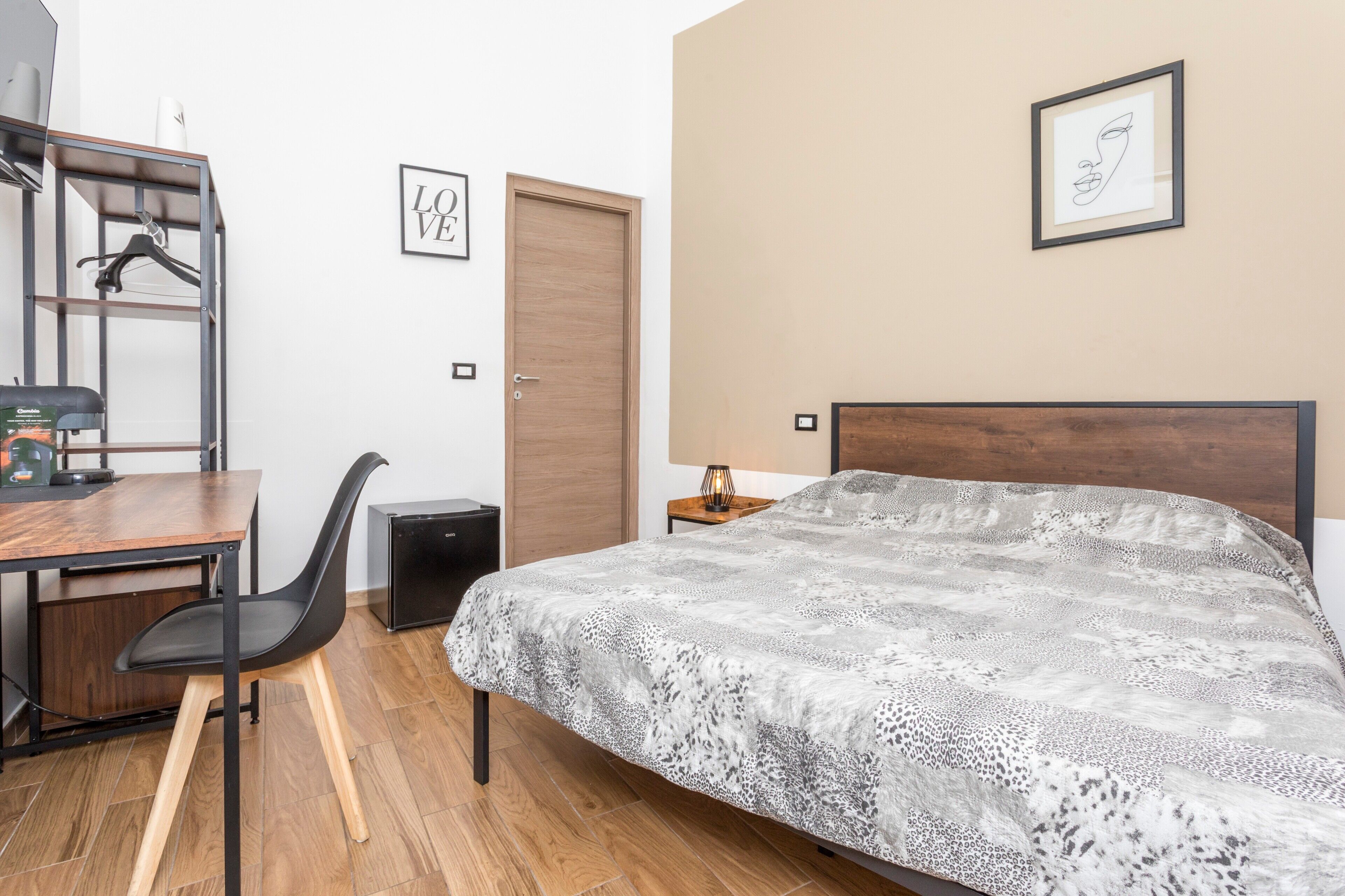 1 slaapkamer, een strijkplank/strijkijzer, wifi, beddengoed