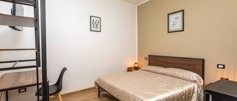 1 chambre, fer et planche à repasser, Wi-Fi, draps fournis