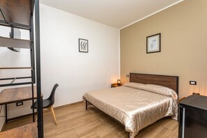 1 bedroom, iron/ironing board, WiFi, bed sheets - Apartment 'Malascesa' with Wi-Fi and Air Conditioning (Acireale)