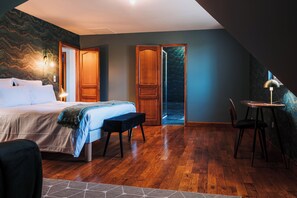 5 Schlafzimmer, Bügeleisen/Bügelbrett, Internetzugang, Bettwäsche