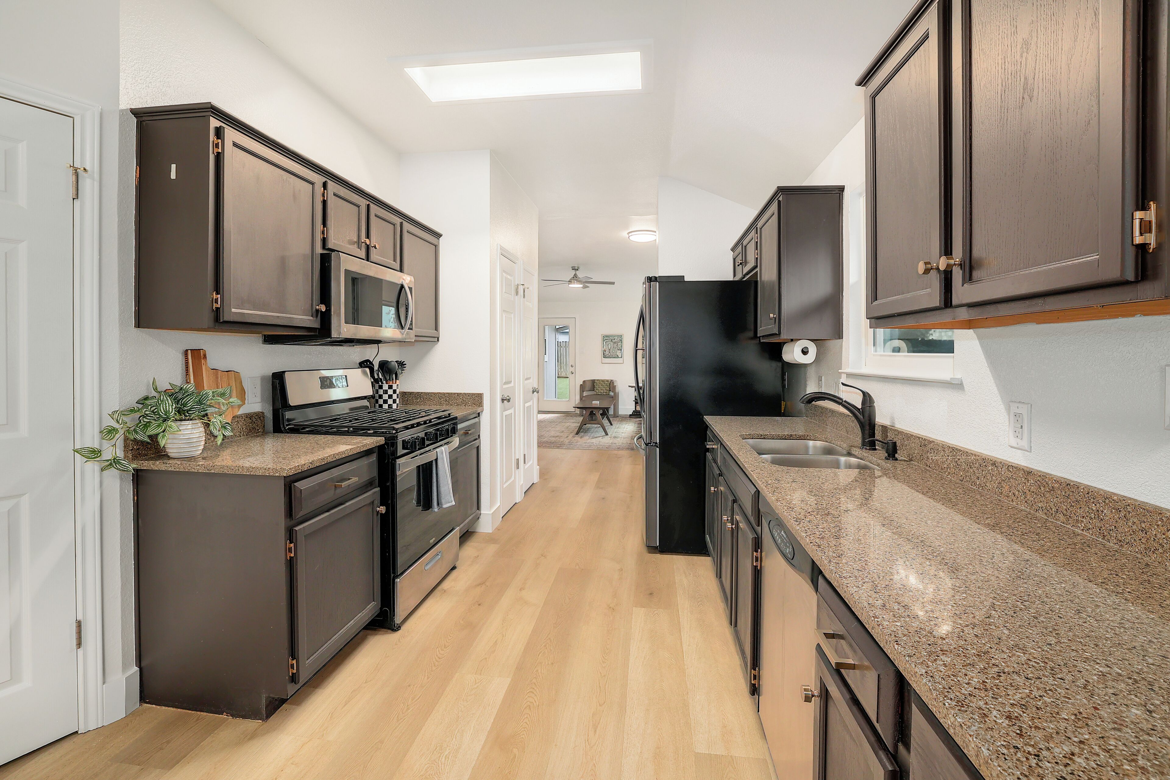 Microwave, oven, stovetop, dishwasher