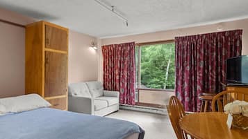 Desk, free WiFi, bed sheets