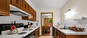 Disconnect to Reconnect – 3BR Retreat in Nature’s Backyard