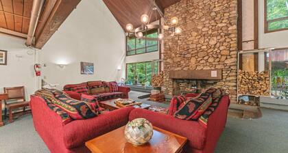 Cozy Cabin Vibes | 1BR White Mountain Getaway