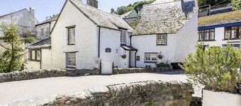 Historic Polperro Cottage on the Water's Edge