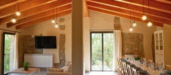 Casa rurale 'La Rossa' con vista sulle montagne, piscina privata e Wi-Fi