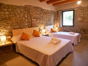 6 camere, Wi-Fi, lenzuola