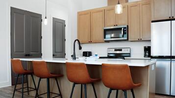 House, Multiple Beds (Manhattan) | Private kitchen