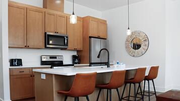 House, Multiple Beds (Manhattan) | Private kitchen