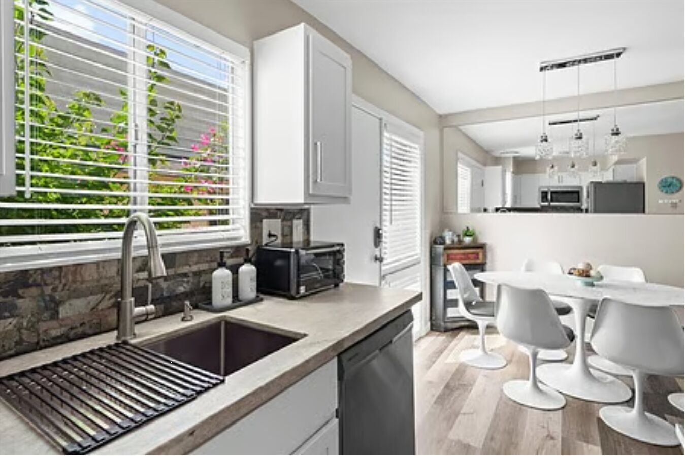 電子レンジ、コンロ、食器洗い機