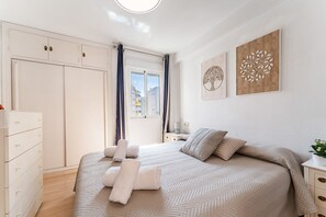 2 chambres, fer et planche à repasser, accès au Wi-Fi (inclus)
