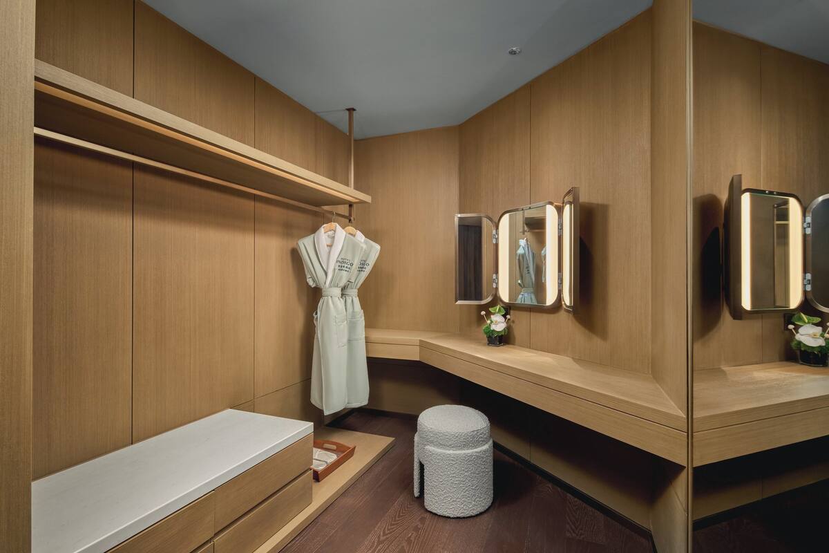 Suite, 1 Bedroom, Balcony | Down comforters, minibar, in-room safe, blackout drapes