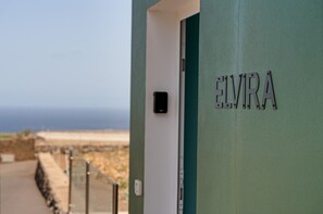 Exterior detail - Holiday Home 'Elvira' with Sea View, Private Terrace and Wi-Fi (La Frontera)