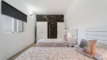 2 bedrooms, WiFi, bed sheets