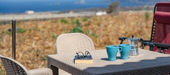 Holiday Home 'Elvira' with Sea View, Private Terrace and Wi-Fi