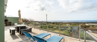 Holiday Home 'Miramar' with Sea View, Private Terrace and Wi-Fi