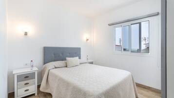 2 quartos, ferros/tábuas de passar roupa, Wi-Fi, roupa de cama