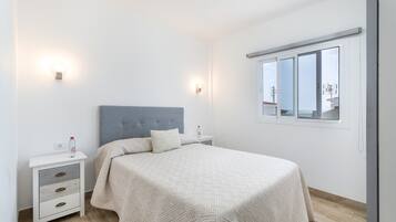 2 slaapkamers, een strijkplank/strijkijzer, wifi, beddengoed