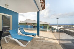 Terrace/patio - Holiday Home 'Casa Mar Azul' with Sea Views, Private Terrace and Wi-Fi (Frontera)