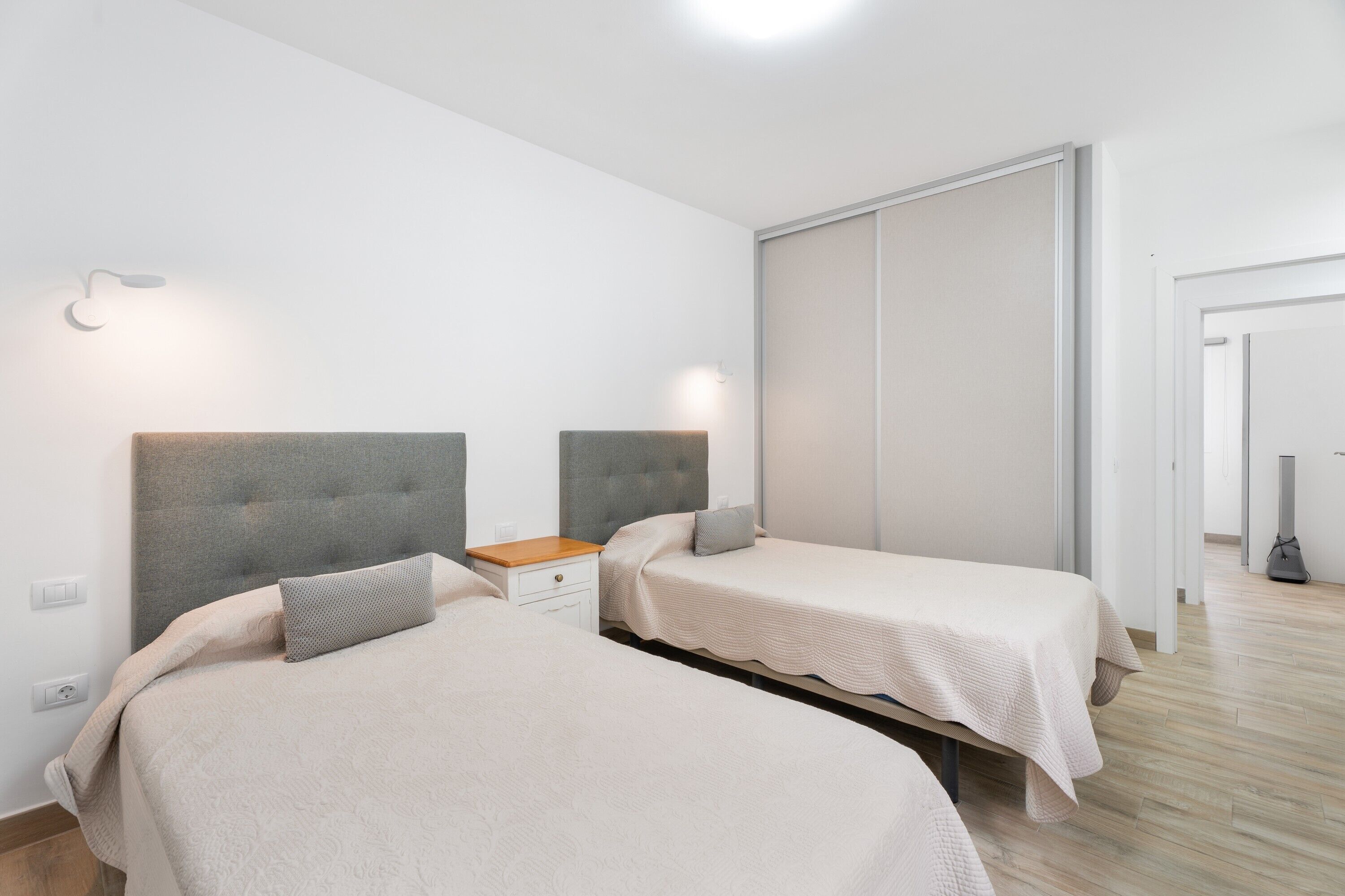 2 chambres, fer et planche à repasser, Wi-Fi, draps fournis