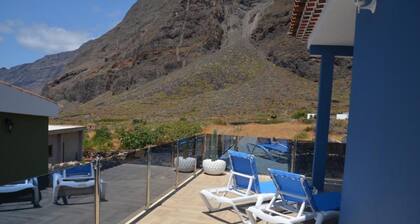 Holiday Home 'Casa Mar Azul' with Sea Views, Private Terrace and Wi-Fi