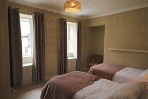 5 bedrooms, iron/ironing board, Internet, bed sheets - Kilkenny Town House (Kilkenny)