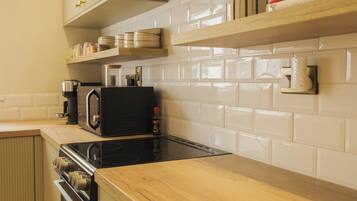 Mikroaaltouuni, uuni, astianpesukone