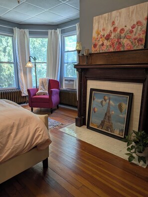 4 slaapkamers, een strijkplank/strijkijzer, wifi, beddengoed