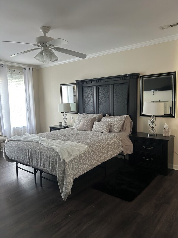 4 makuuhuonetta, silitysrauta/-lauta, Wi-Fi, vuodevaatteet