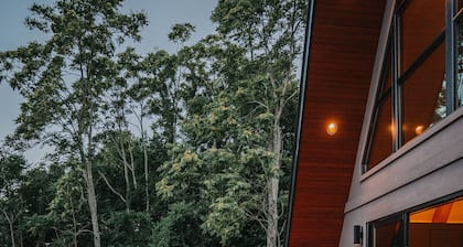 Center Hill Lake A-Frame - Lake View & Hot Tub