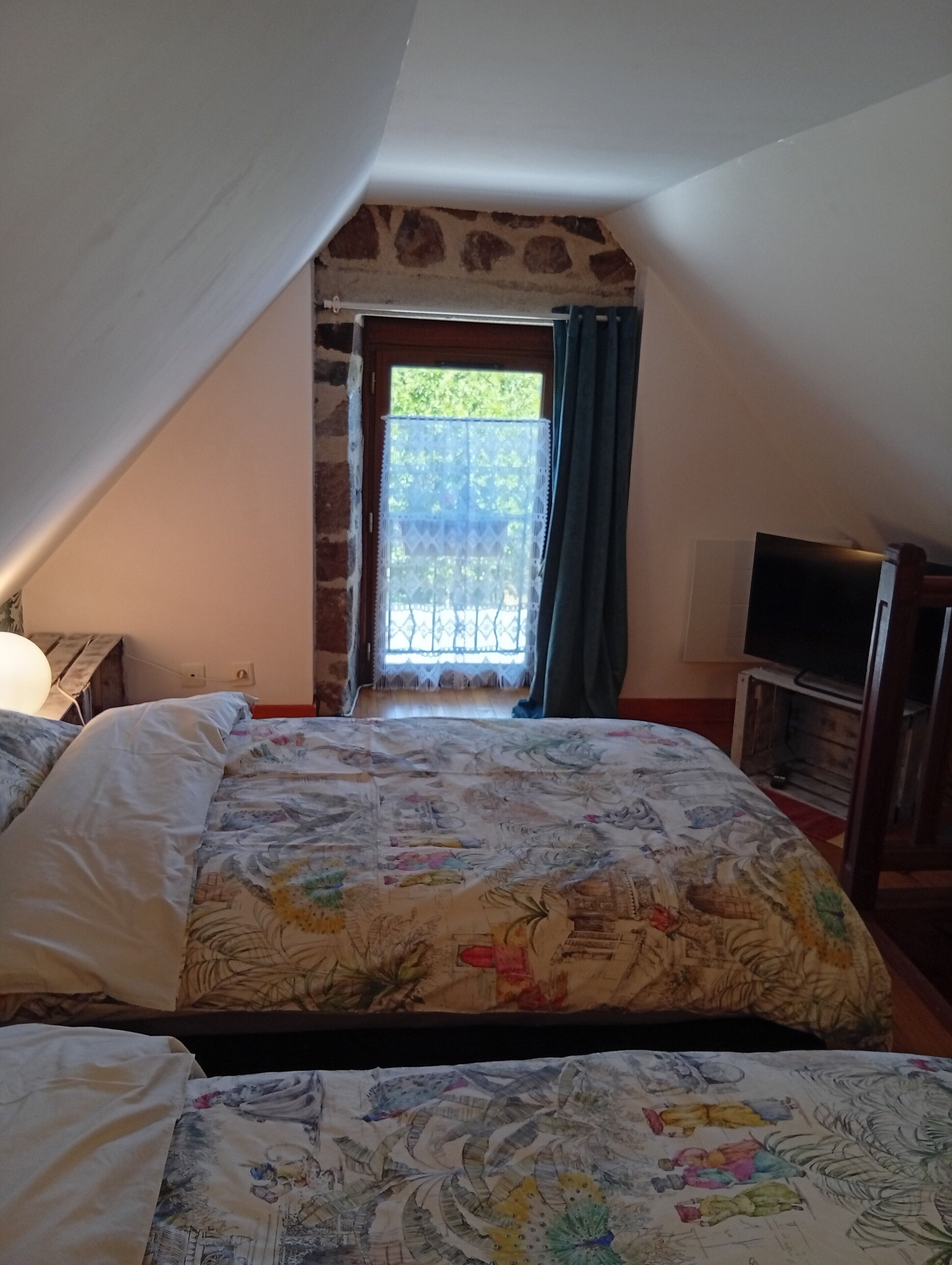 1 slaapkamer, een strijkplank/strijkijzer, beddengoed