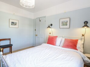 4 bedrooms, individually decorated, individually furnished, free WiFi