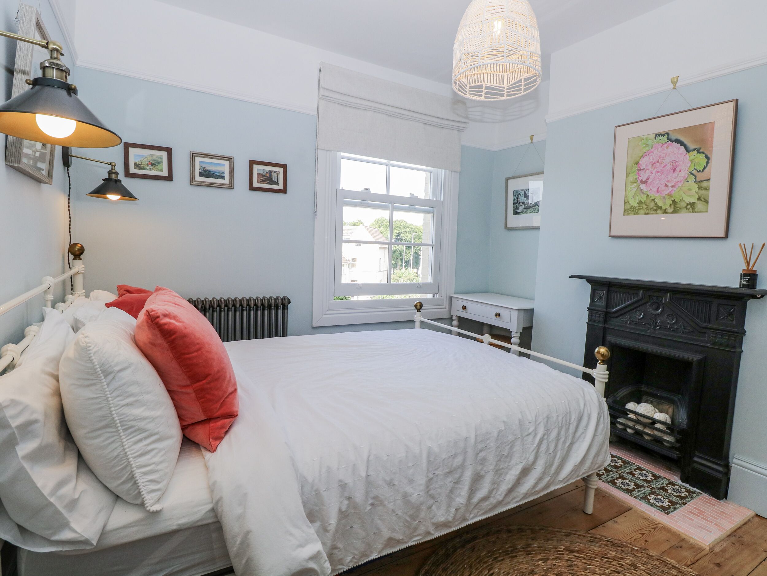 4 bedrooms, individually decorated, individually furnished, free WiFi